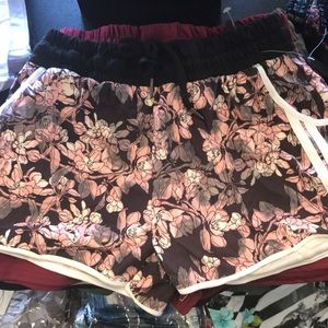 Brown/pink flower print shorts